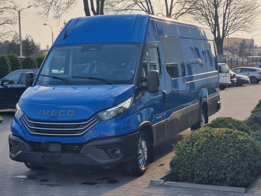 IVECO Daily 35S18HA8V VAN przewóz osób